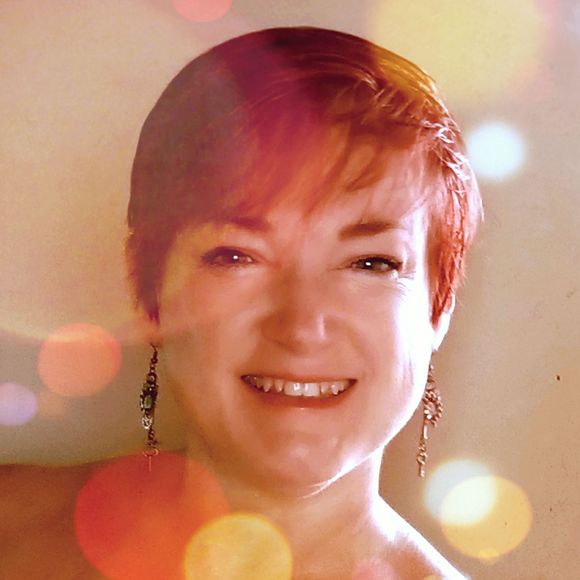 Meet your Posher, Ginny - Picture 1 of 1